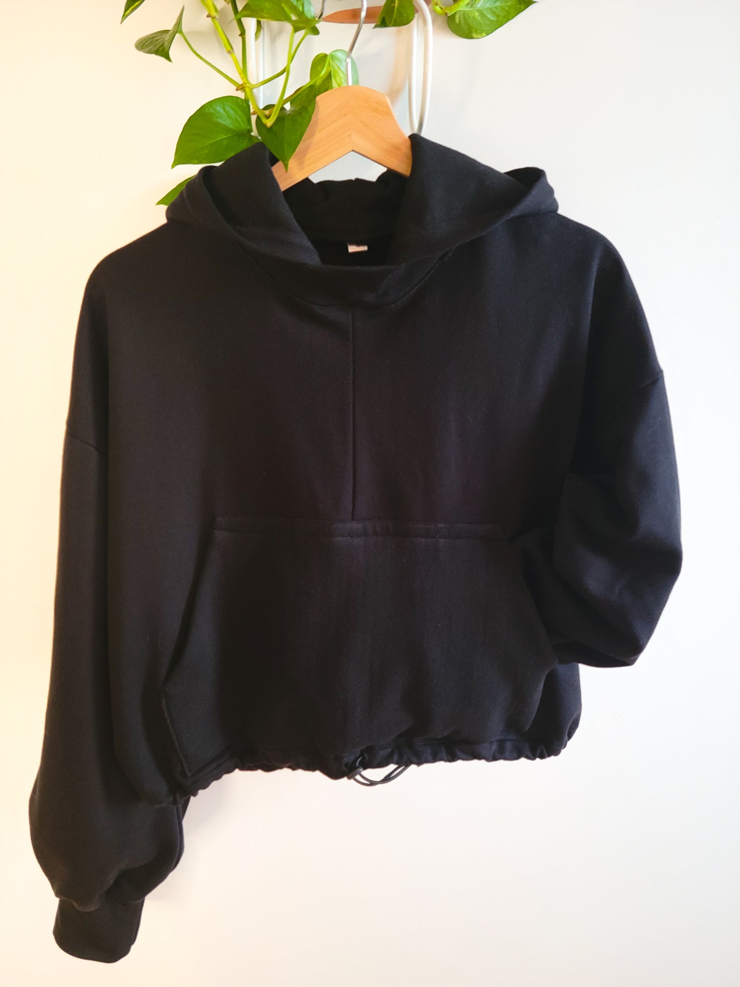 loma crewneck-hoodie