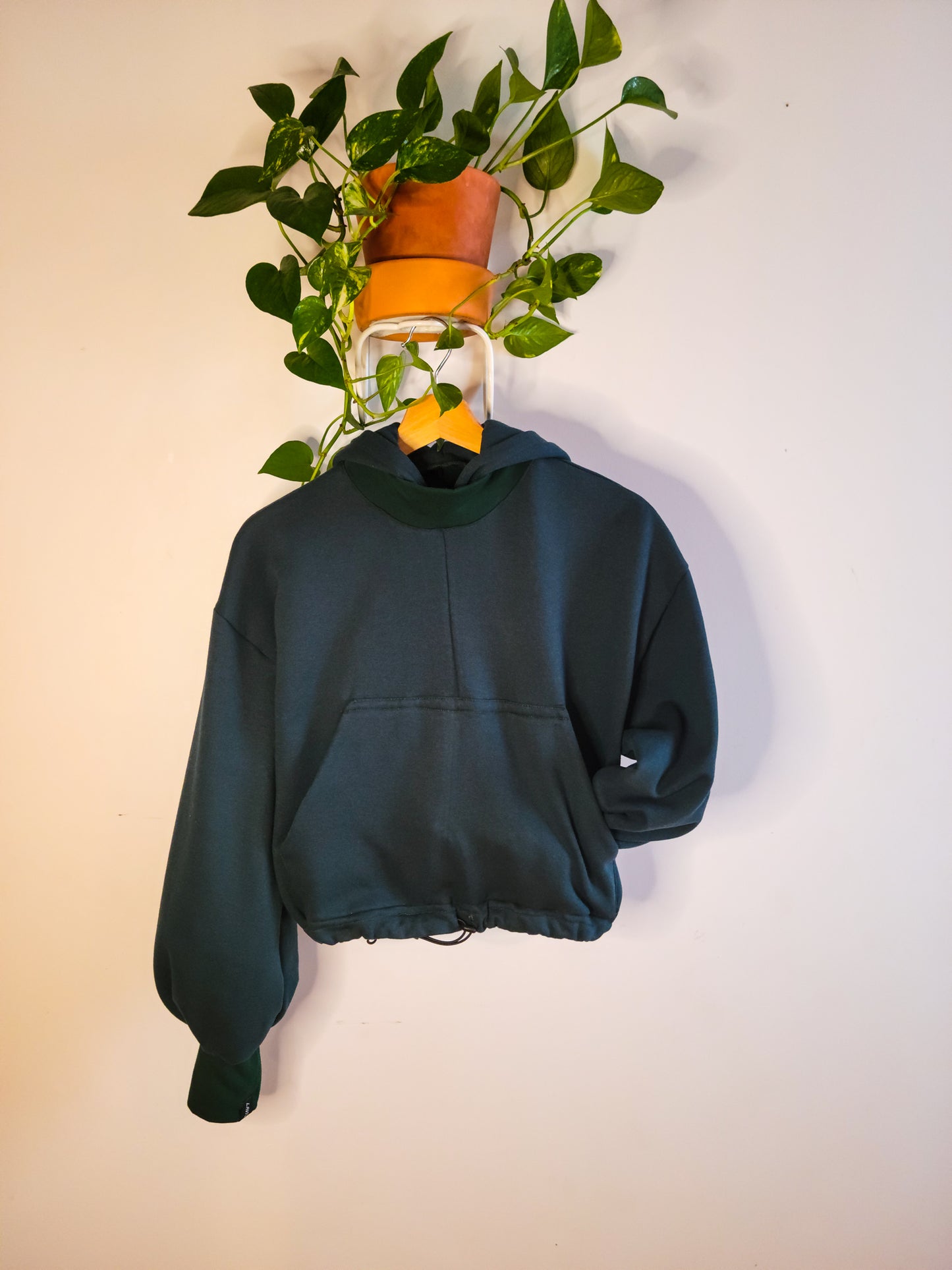loma crewneck-hoodie