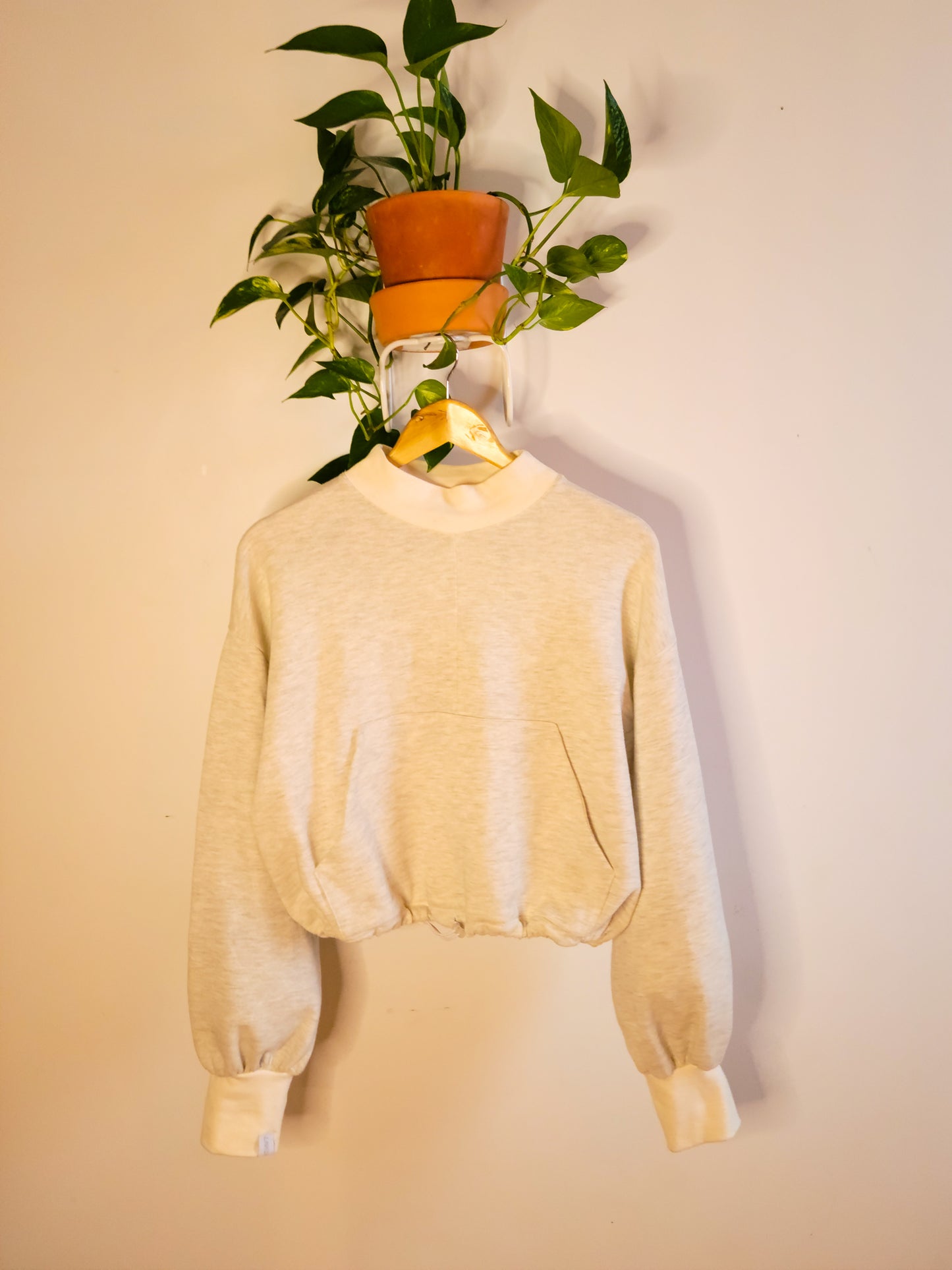 loma crewneck-hoodie